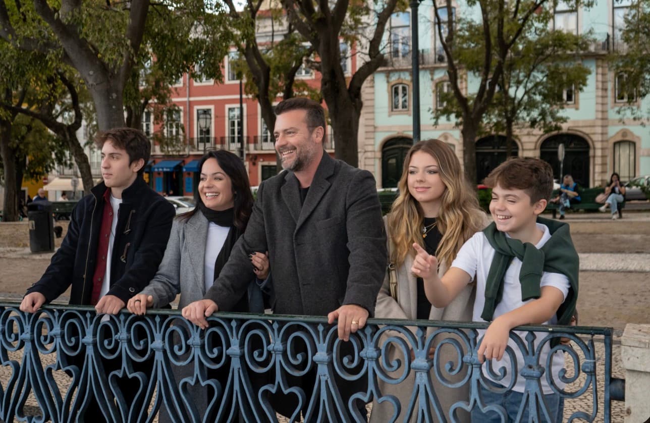 A família Maricato Lopes em uma praça de Lisboa